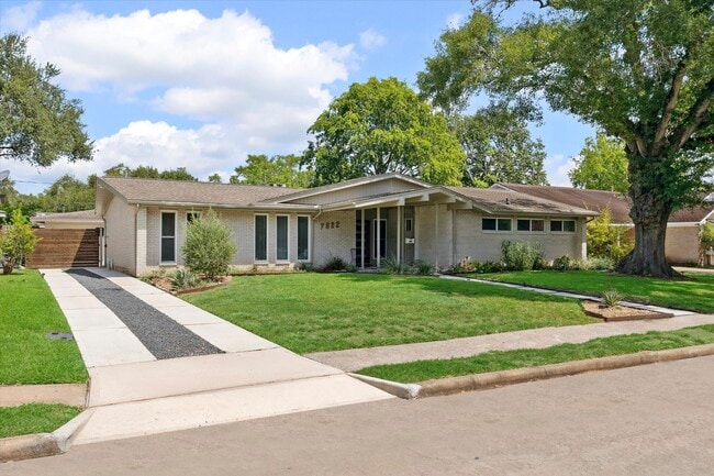 Primary Photo - 7822 Braesview Ln