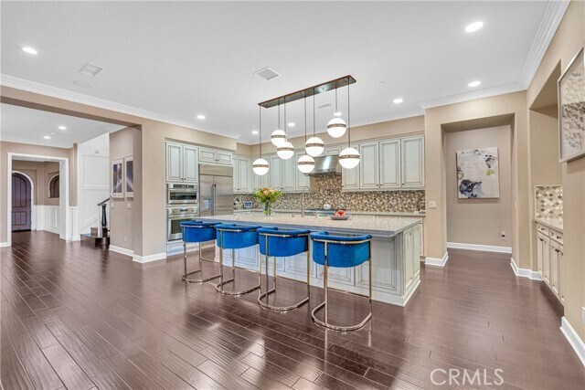 Building Photo - 1232 Inspiration