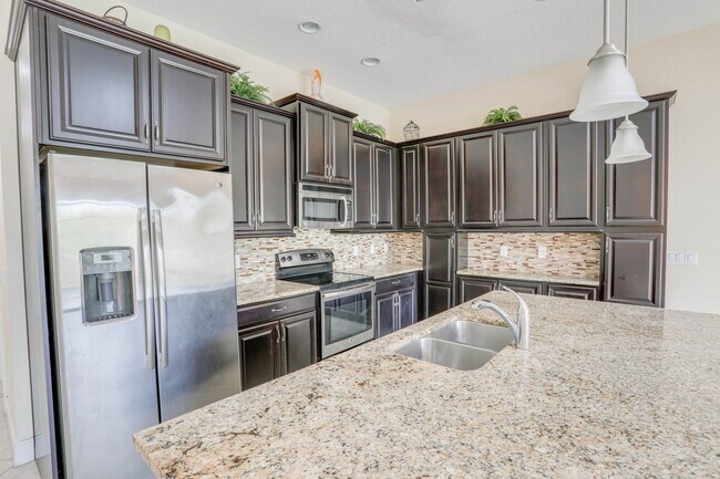 Building Photo - 510 Captiva Dr