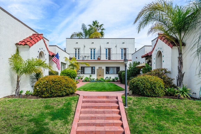 Building Photo - 319 Palm Ave