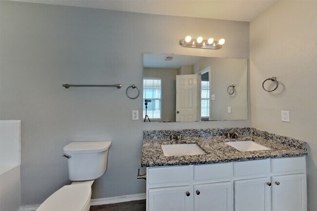 Building Photo - 21210 Bridgemeadows Ln