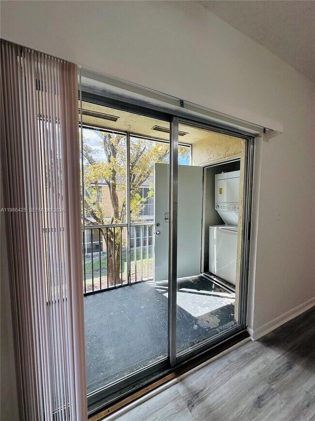 Building Photo - 8102 SW 21st Ct