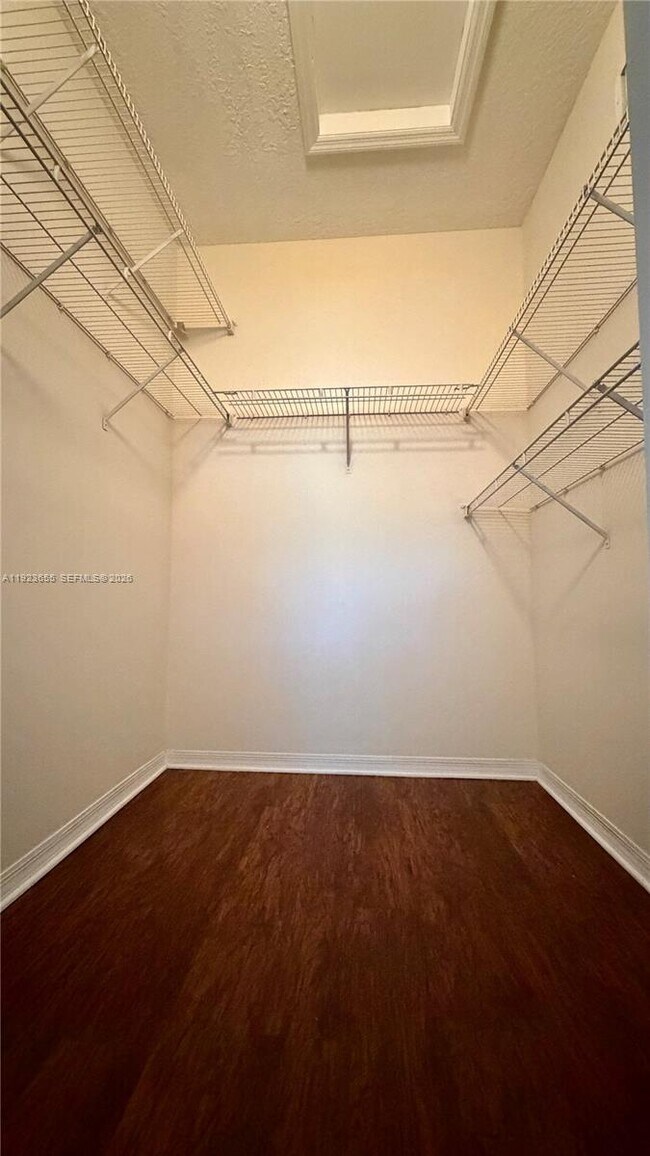 Building Photo - 151 SW 117th Ave