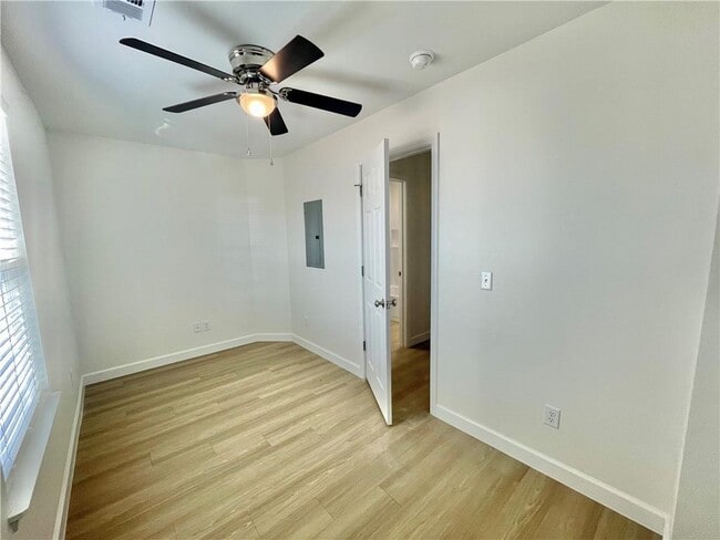 Building Photo - 506 Park St