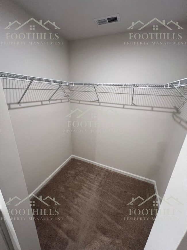 Building Photo - 167 Nicklaus Dr