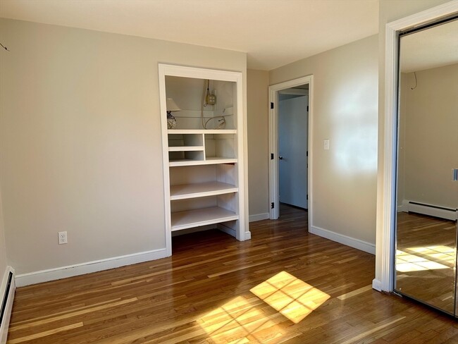 Building Photo - 349 Lagrange St