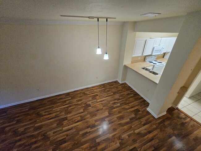 Building Photo - 2/2.5 Townhome in Magnolia Place