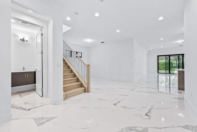 Building Photo - 13185 Faberge Pl