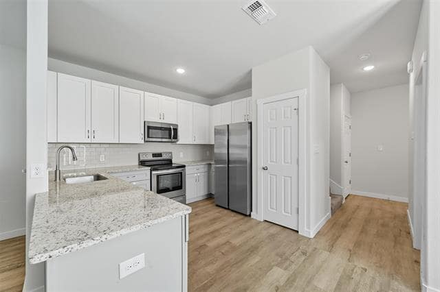 Building Photo - 419 E Elm St