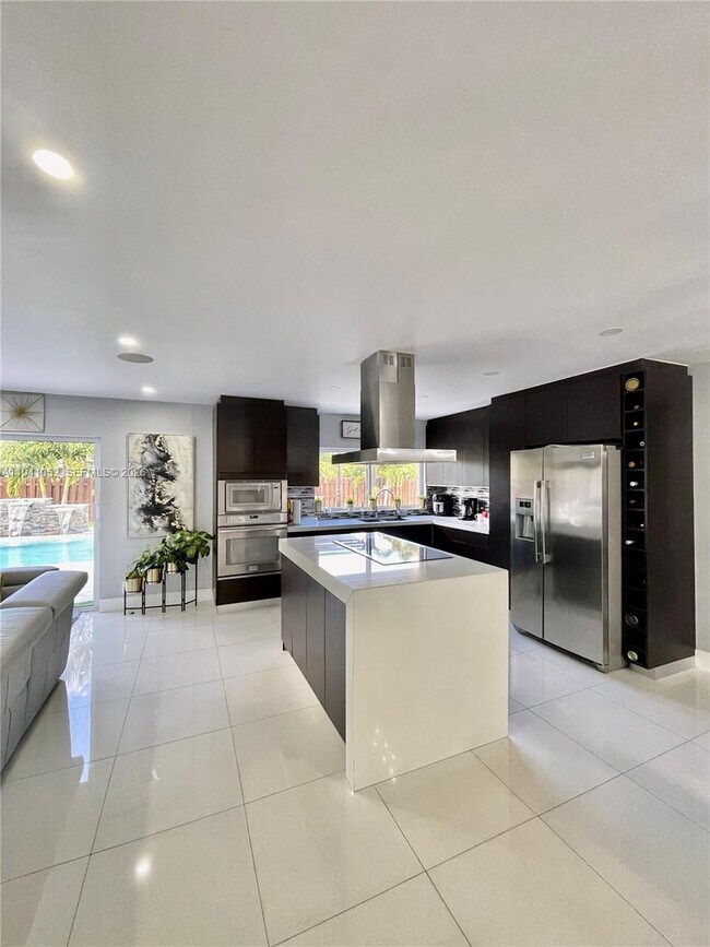 Building Photo - 6901 NW 82nd Ct