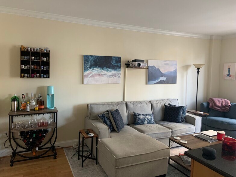 Living room - 1701 16th St NW