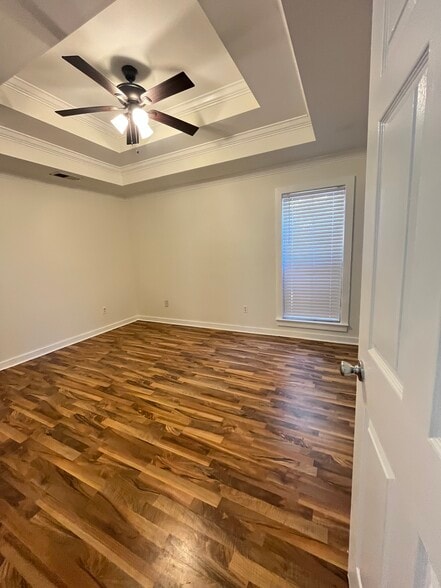 Building Photo - 9458 Brook Forest Cir