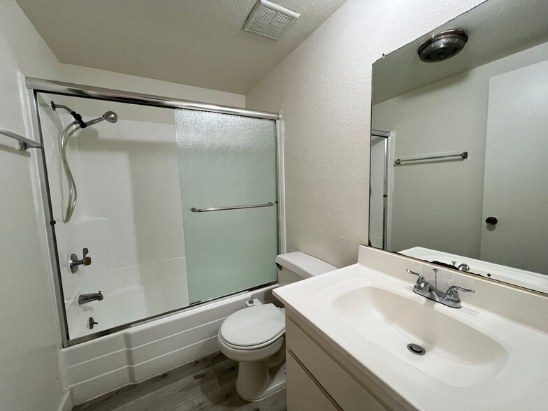 Building Photo - 3730 S Sepulveda Blvd