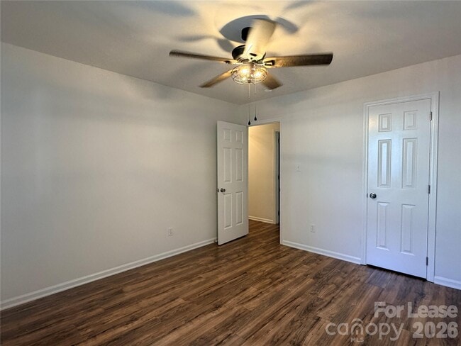 Building Photo - 5917 Crape Myrtle Ln