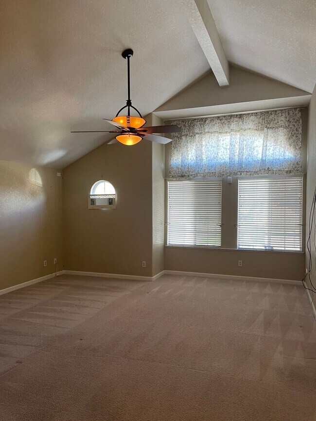 Building Photo - BEAUTIFUL 2 STORY IN FOLSOM WITH 4 BED, 3 ...