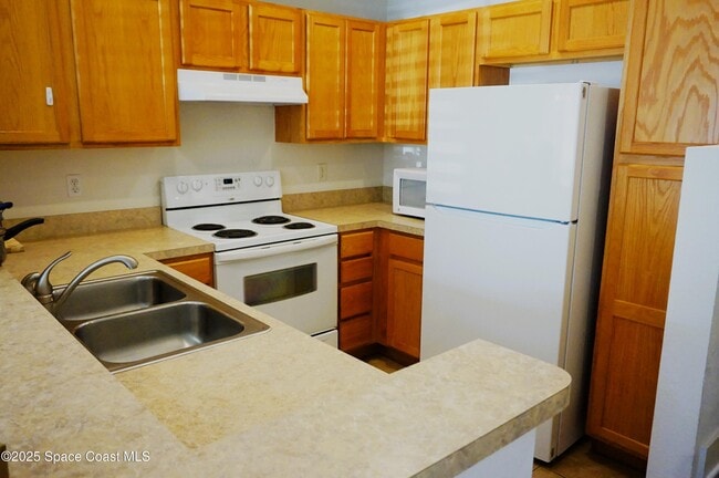 Building Photo - 110 Turpial Way