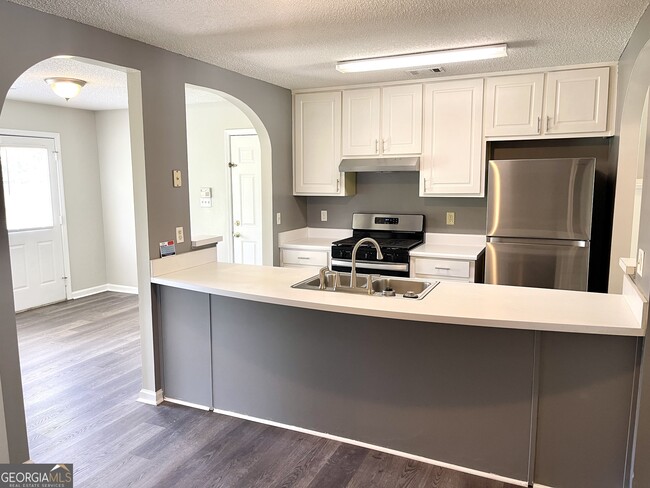 Building Photo - 6619 Saganaw Dr