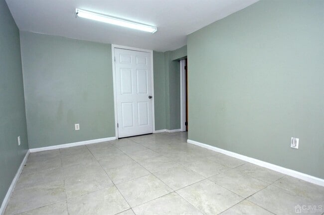 Building Photo - 17 Gardenia Ct