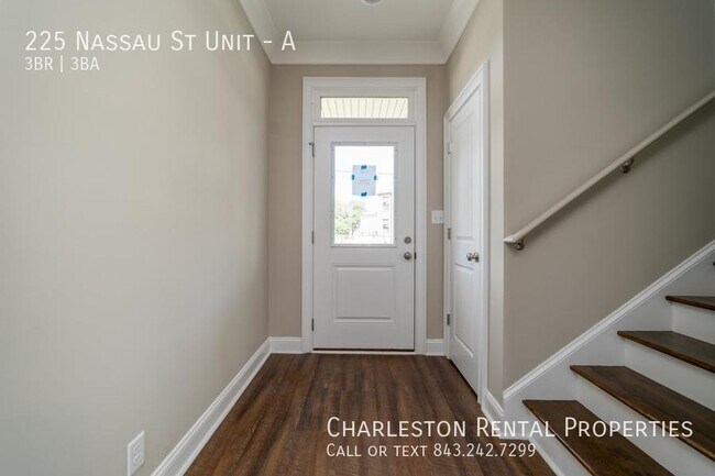 Building Photo - 225 Nassau St