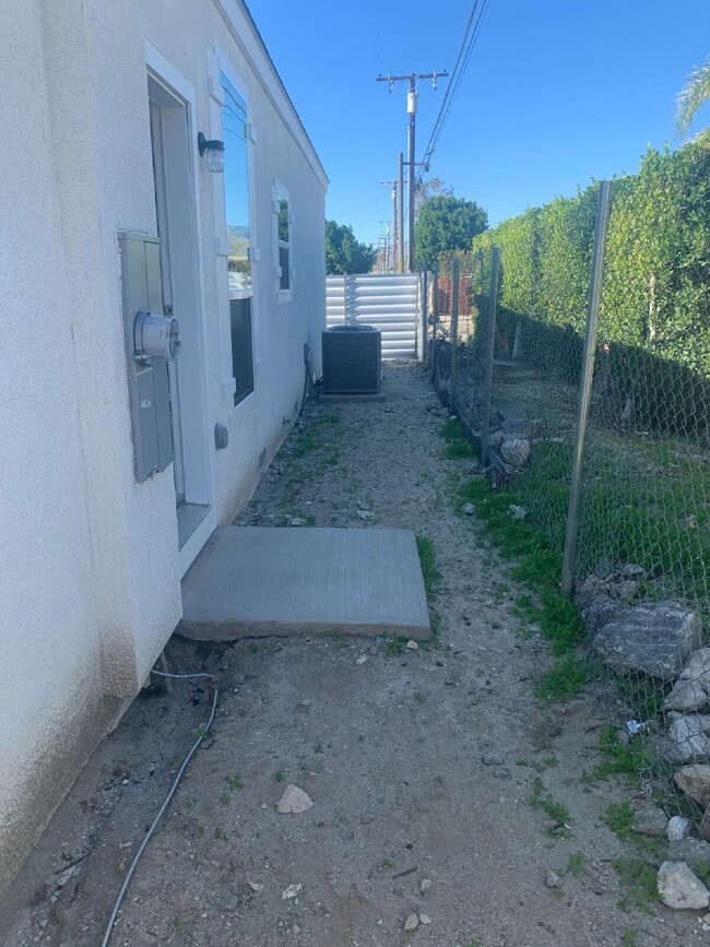 Building Photo - ** MOVE IN BONUS of $500.00 ** (If an agreement is signed by April 30th 2026) A brand new ADU (Ac...