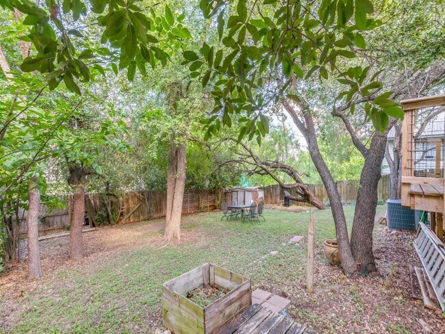 Building Photo - 1705 Adriane Dr