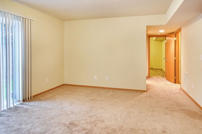 Building Photo - Beautiful Home Located in Coupeville!