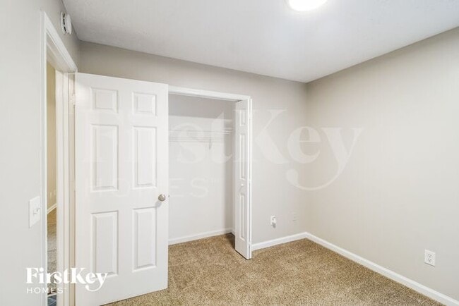Building Photo - 3558 Wesley Dr