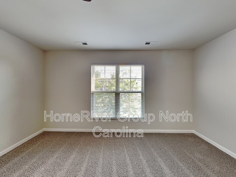 Building Photo - 509 Brier Crossings Loop