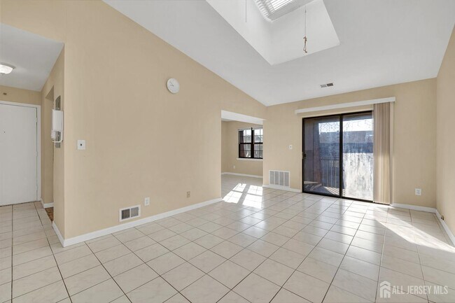 Building Photo - 275 Alpine Way