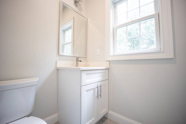 Building Photo - 1 Kewanee Rd