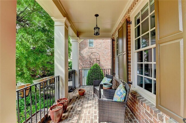 Building Photo - 11653 Parkside Ave