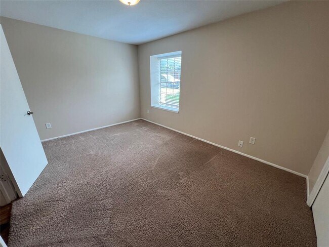 Building Photo - 12302 Alderbrook Dr
