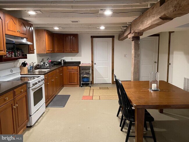 Building Photo - 64 Beulah Rd