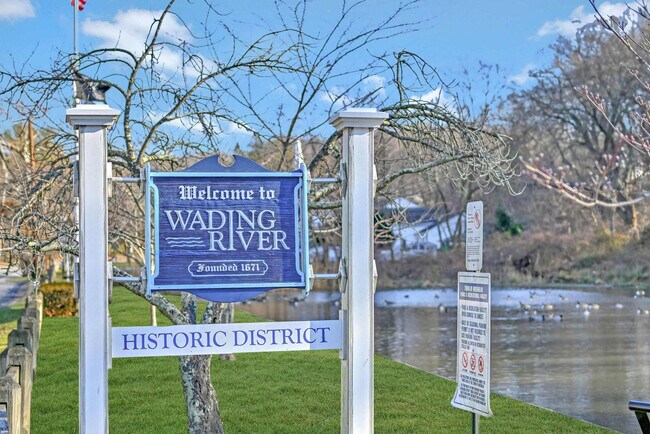 Building Photo - 27 Oak St