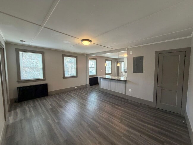 Building Photo - 14 Kearsarge Ave