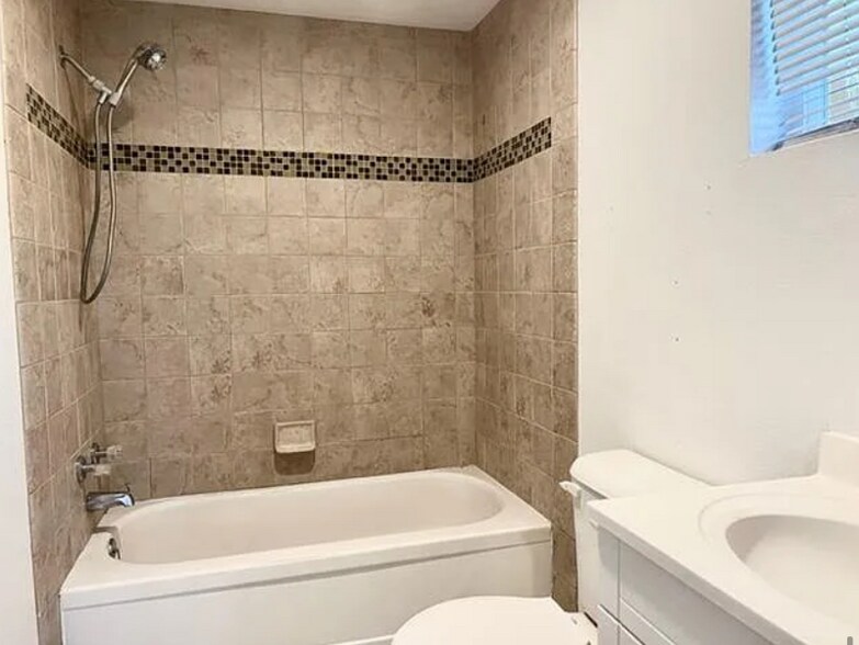 Building Photo - 1745 Warnock Dr