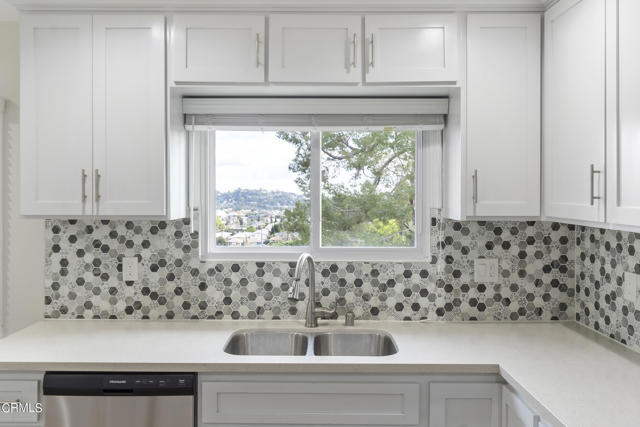 Building Photo - 744 Onarga Ave