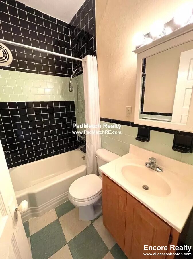 Building Photo - 109 St Paul St