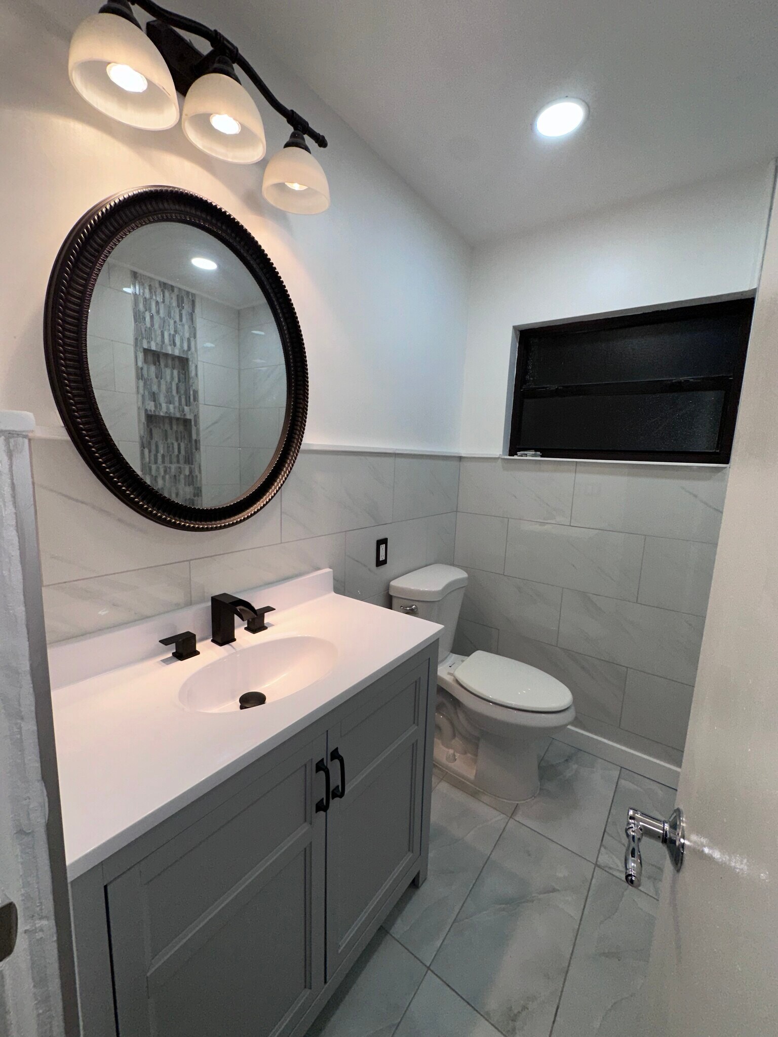 Building Photo - 429 Ventura Ave