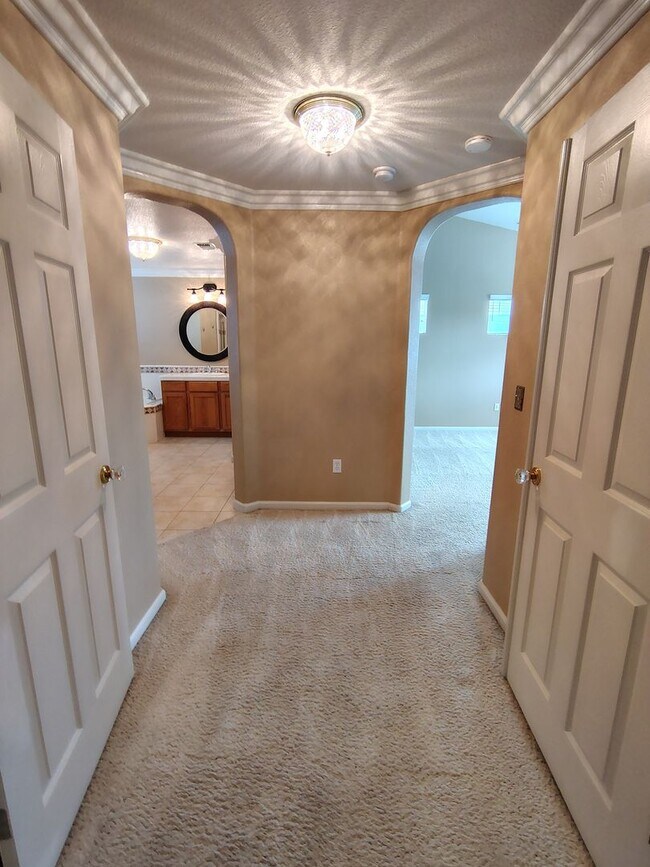 Building Photo - 13606 Brook Way