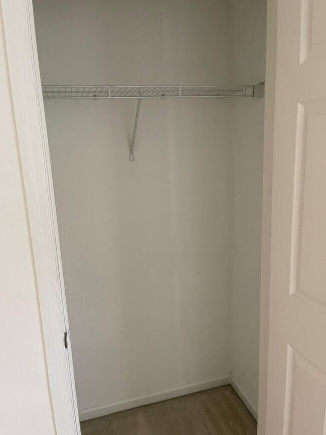 Building Photo - Fabulous 3/2.5 Townhouse located in The Vistas at Stonebridge Commons