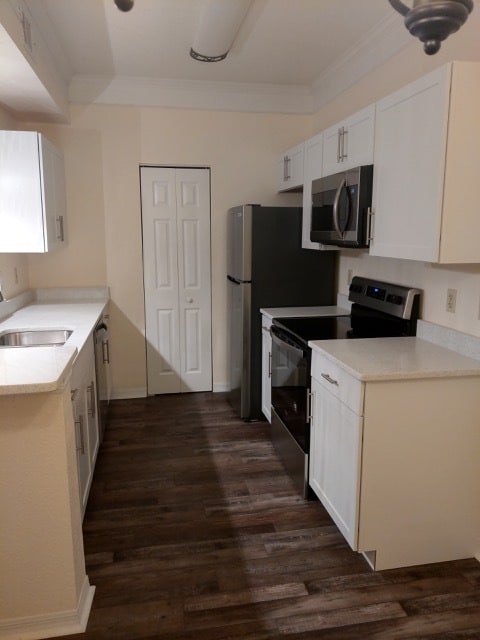 Building Photo - 11541 Villa Grand