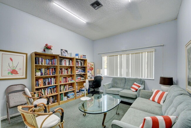 Building Photo - 300 Waterway Dr S