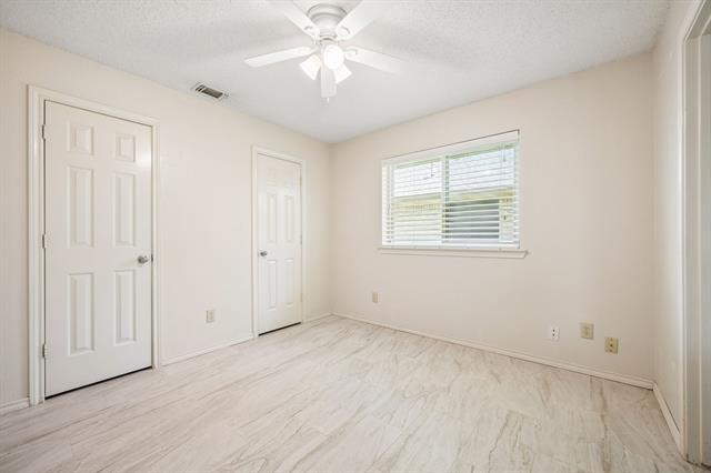 Building Photo - 4203 Meadow Ridge Dr