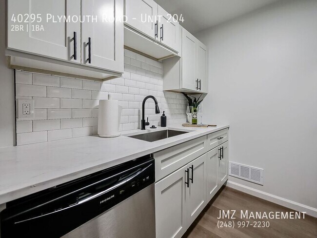 Building Photo - 40295 Plymouth Rd