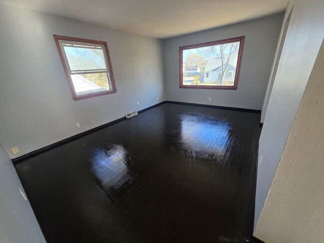Building Photo - 5165-5167-5167 N 45th St
