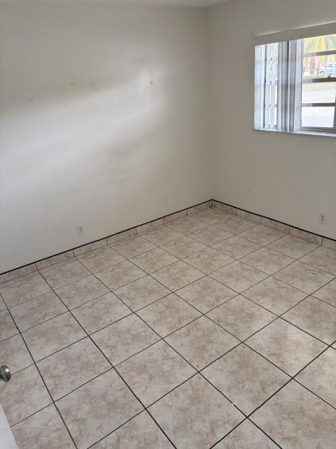 Building Photo - 607 S State Rd 7