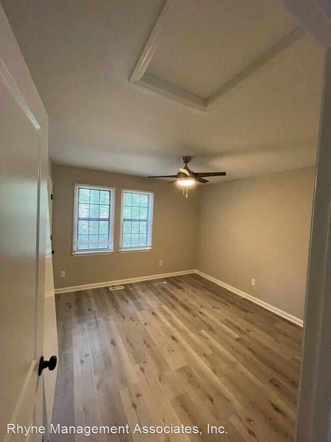 Building Photo - 2 br, 1.5 bath House - 4709 Courtney Lane