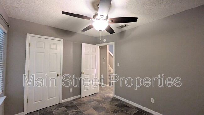 Building Photo - 3180 Birdseye Cir