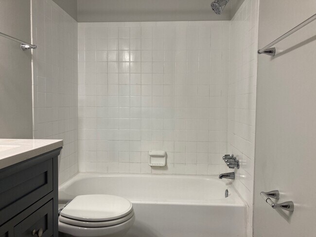 Building Photo - 1203 N W Ave